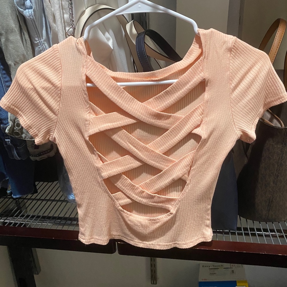 backless crop top